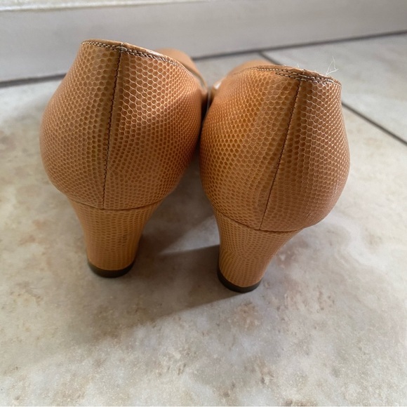 Bruno Magli Pumps - Picture 4 of 7